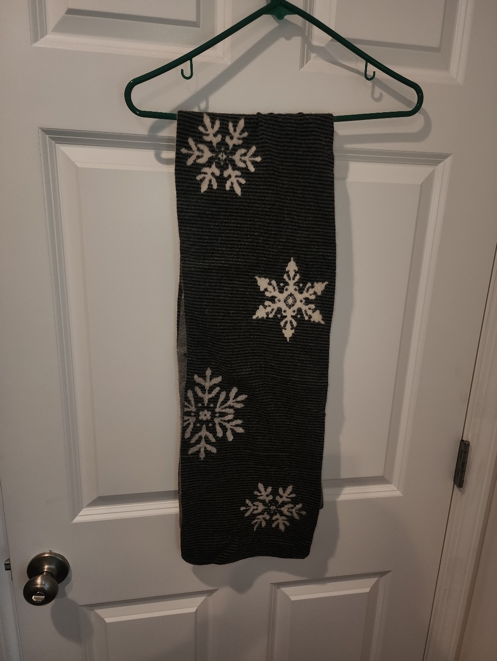 Eddie Bauer Snowflake Scarf Wool
